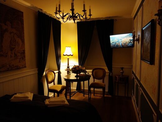 Zámecký apartmán Puštík - noční atmosféra.jpg