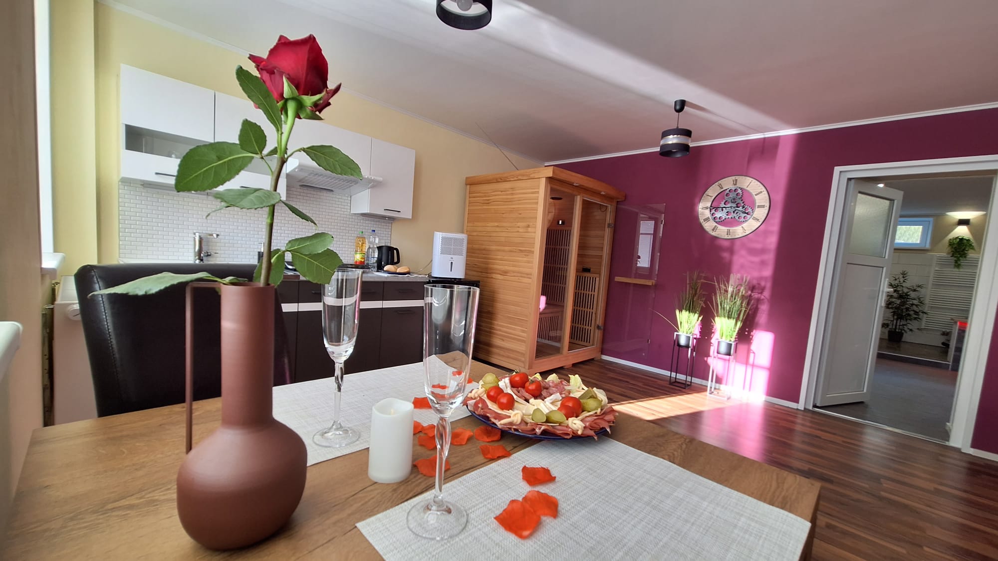 romanticka_noc_pro_dva_s_virivkou.jpg